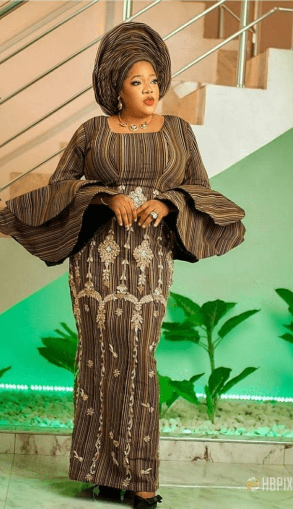 Classy Asoebi Styles